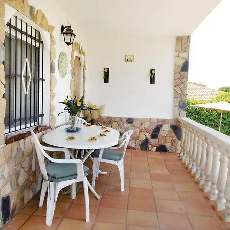 Awesome In With Kitchen Holiday home *